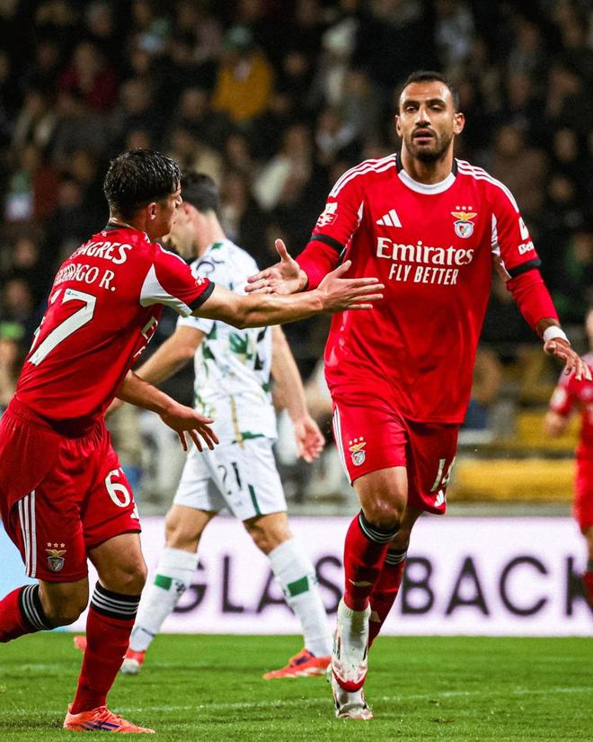 帕夫利季斯帽子戏法横扫客场，穆里尼奥率本菲卡稳步逼近争冠集团