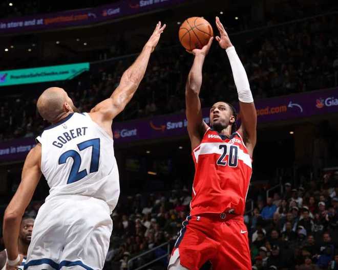 爱德华兹爆发领衔森林狼大胜奇才，赛季双杀