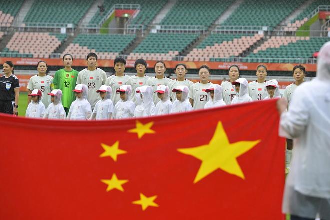 中国女足无缘亚运决赛，张琳艳因伤提前回国，备战问题引发关注