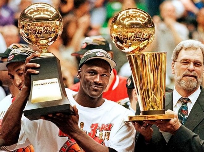 乔丹1998年总决赛G3球衣拍出1226万美元：刷新NBA球衣拍卖纪录